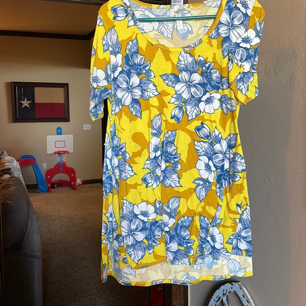 Lularoe size medium